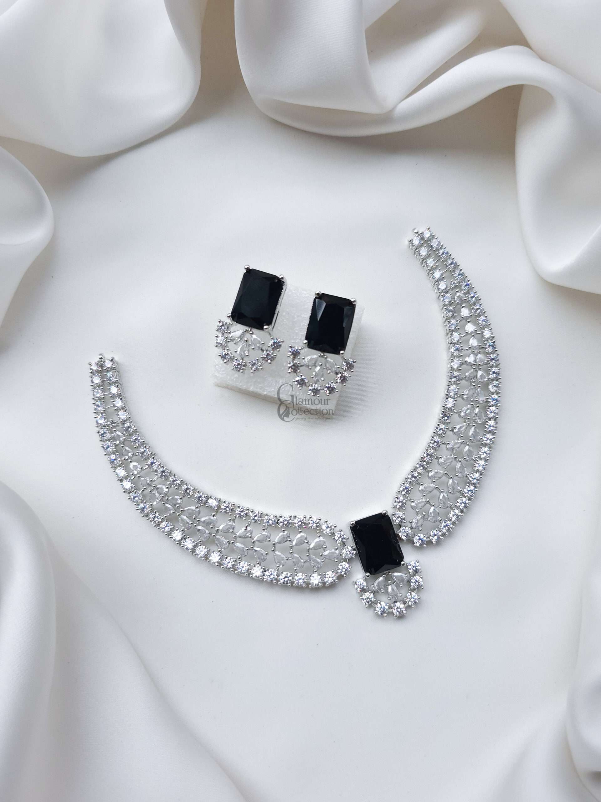 Elegant Collar Necklace Set - Image 6