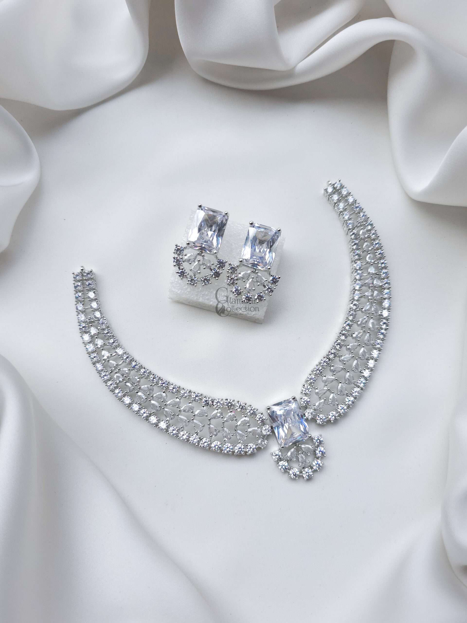 Elegant Collar Necklace Set - Image 5