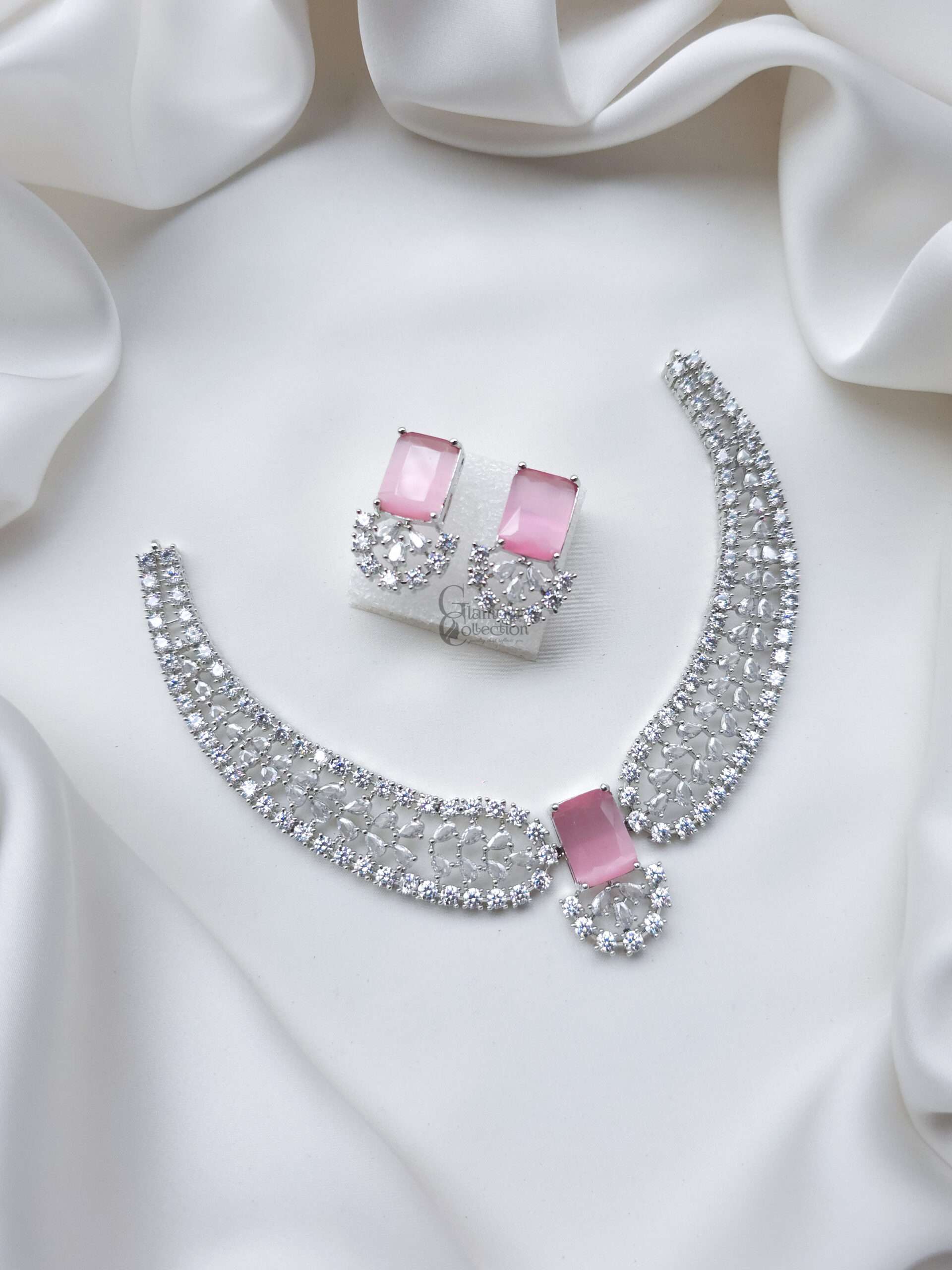 Elegant Collar Necklace Set - Image 4